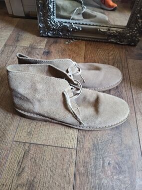 Saks Fifth Avenue Tan Suede Chukka Boots 10.5